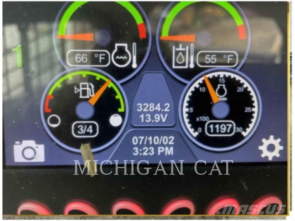 CAT 232D3 AQ Minicarregadeiras