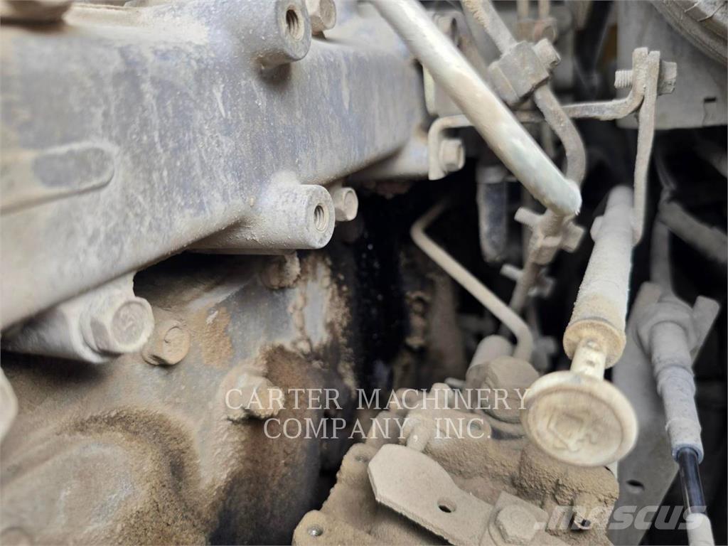 CAT 236B Minicarregadeiras