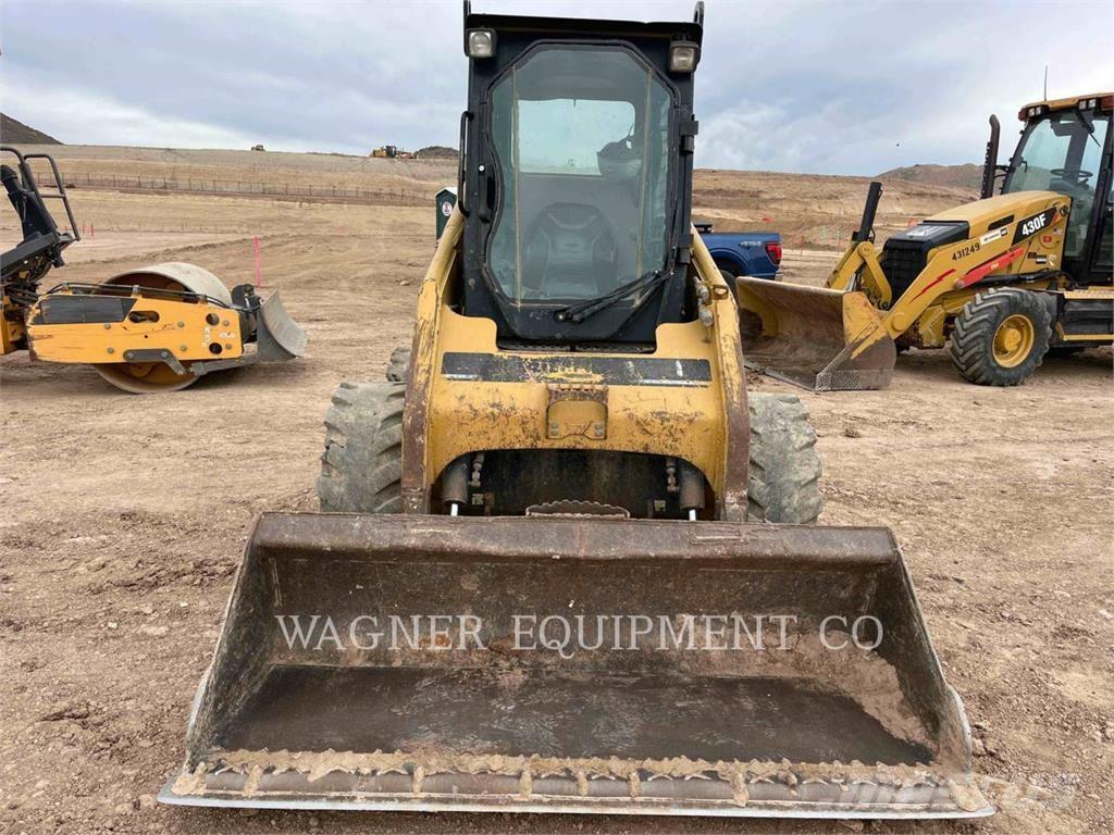 CAT 236B Minicarregadeiras