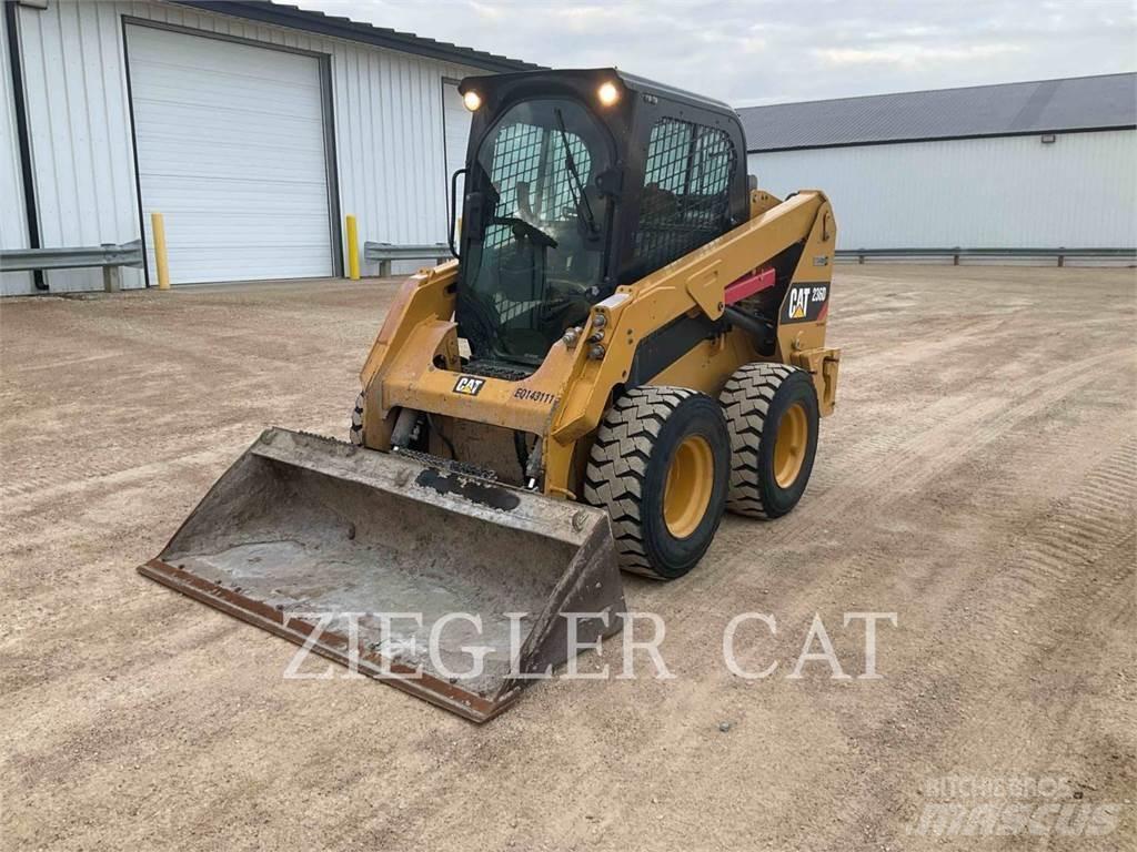 CAT 236D Minicarregadeiras