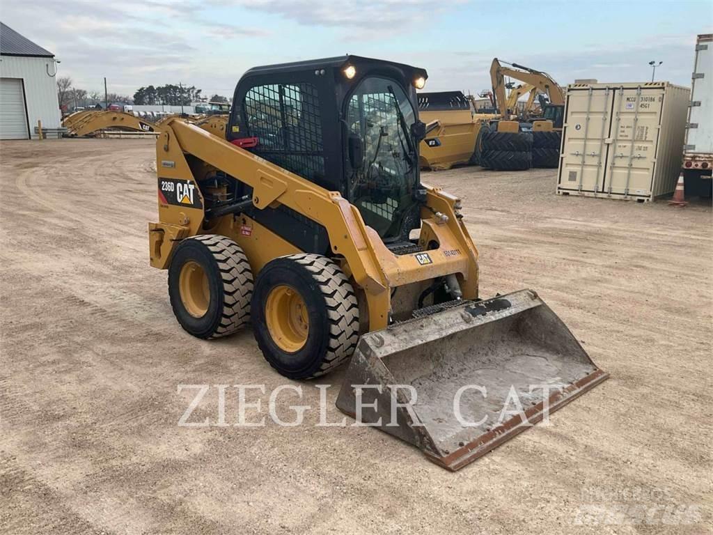 CAT 236D Minicarregadeiras