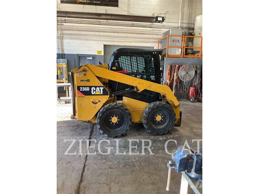 CAT 236D Minicarregadeiras
