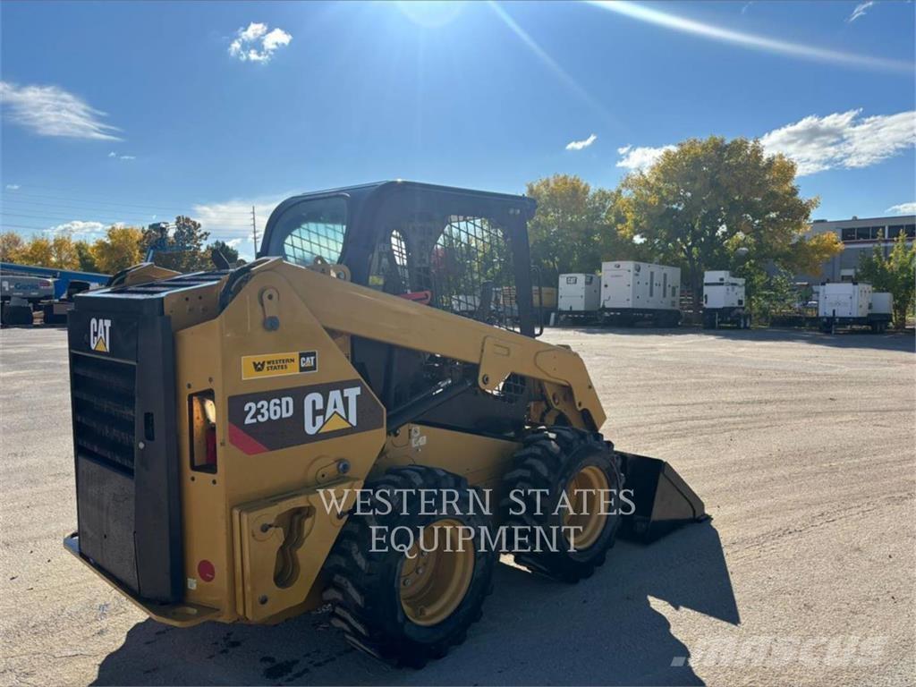 CAT 236D Minicarregadeiras