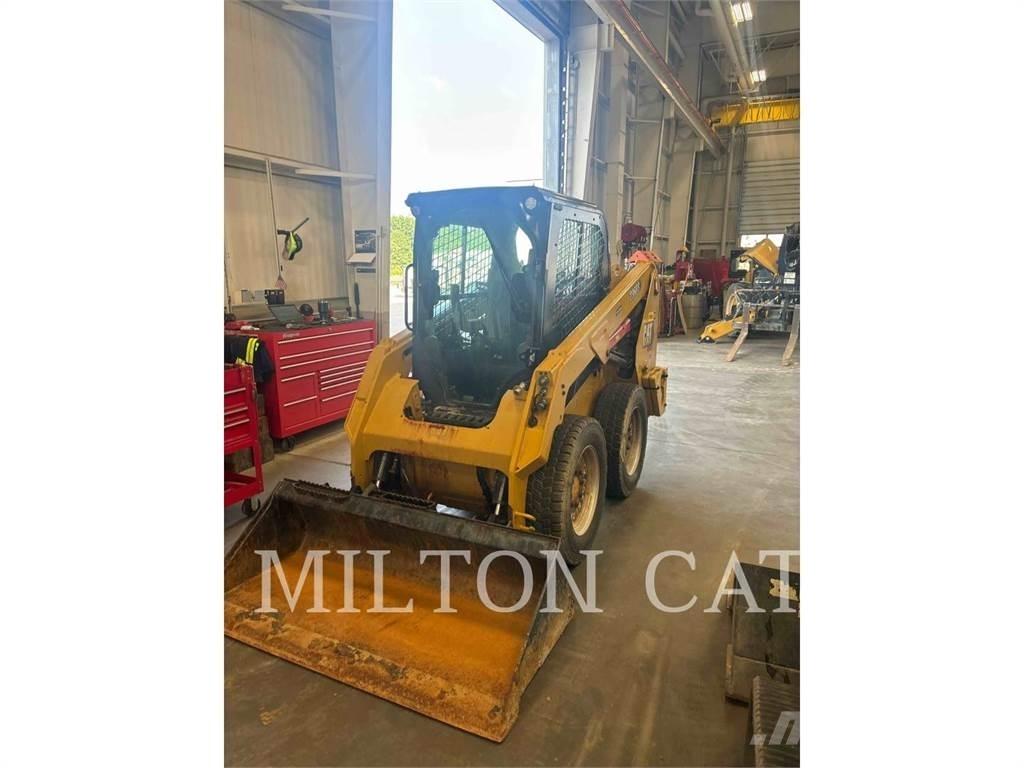 CAT 236D 3 Minicarregadeiras