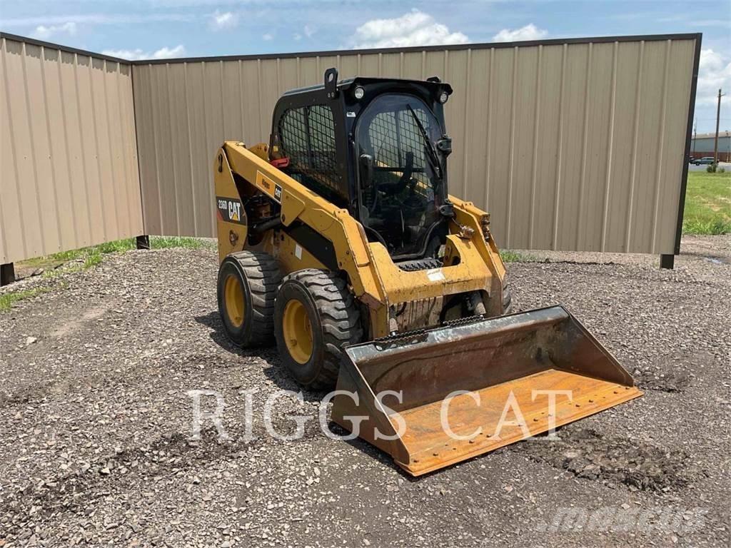 CAT 236D A Minicarregadeiras