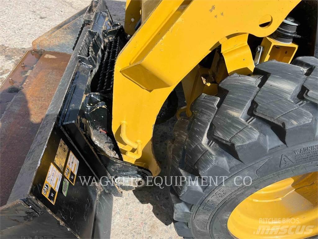 CAT 236D3 Minicarregadeiras