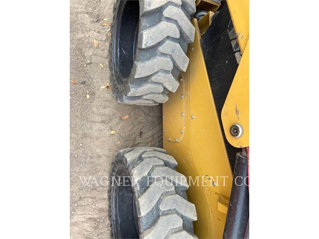 CAT 236D3 Minicarregadeiras