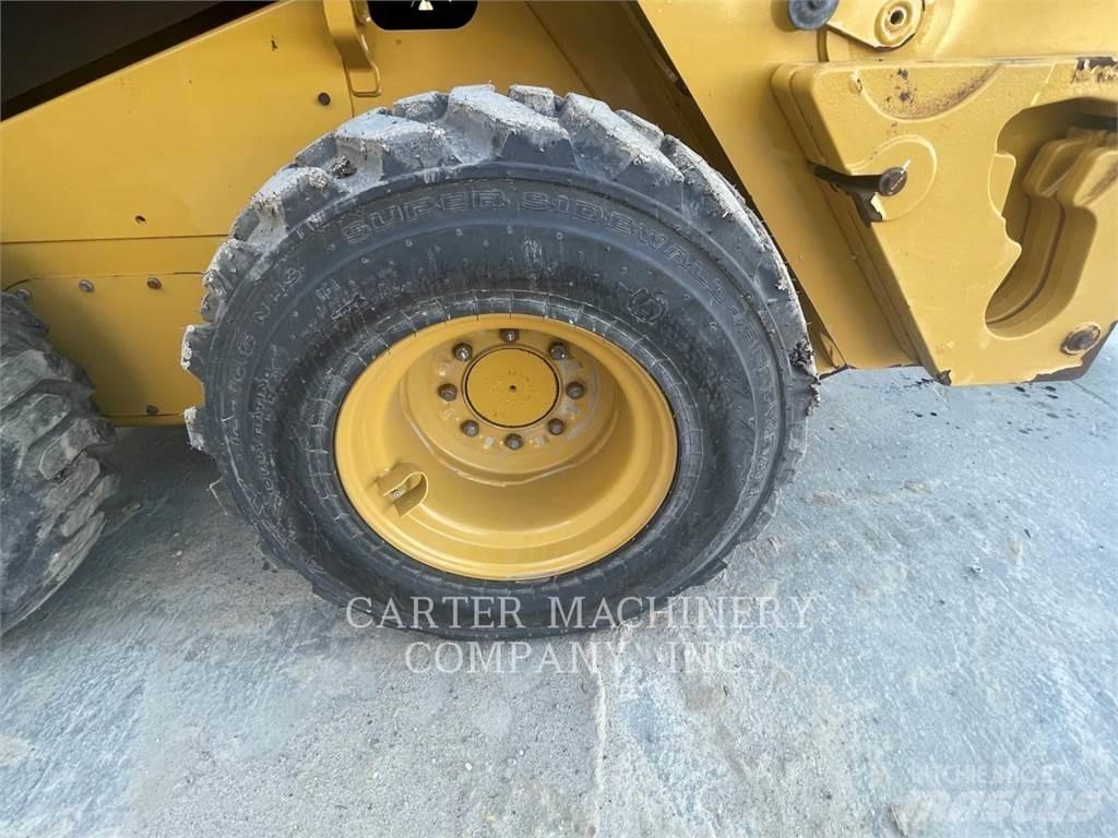 CAT 236D3 Minicarregadeiras
