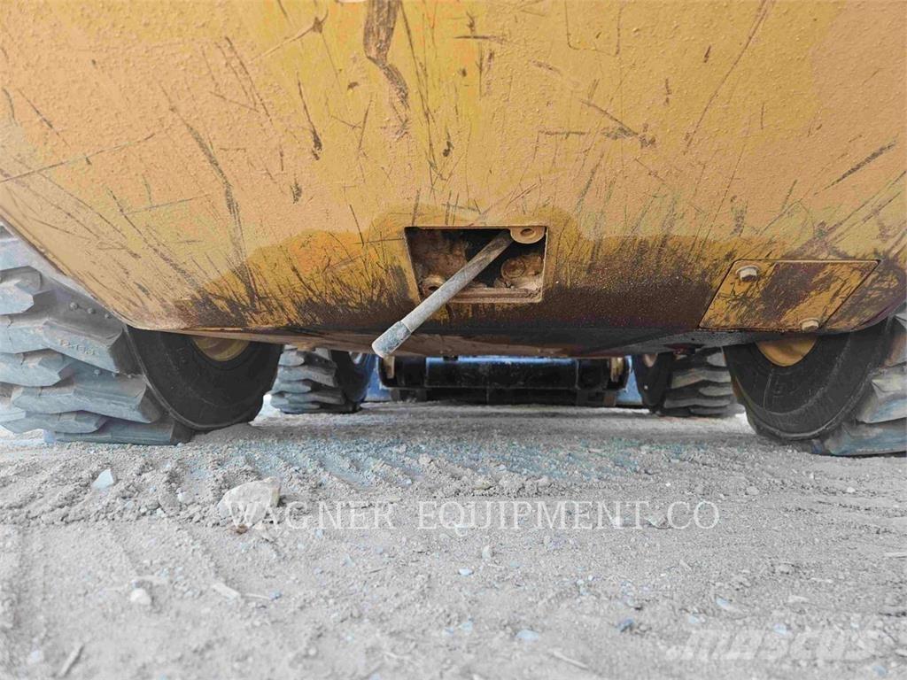 CAT 236D3 Minicarregadeiras