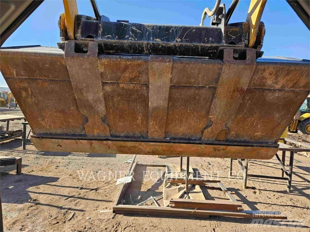 CAT 236D3 Minicarregadeiras