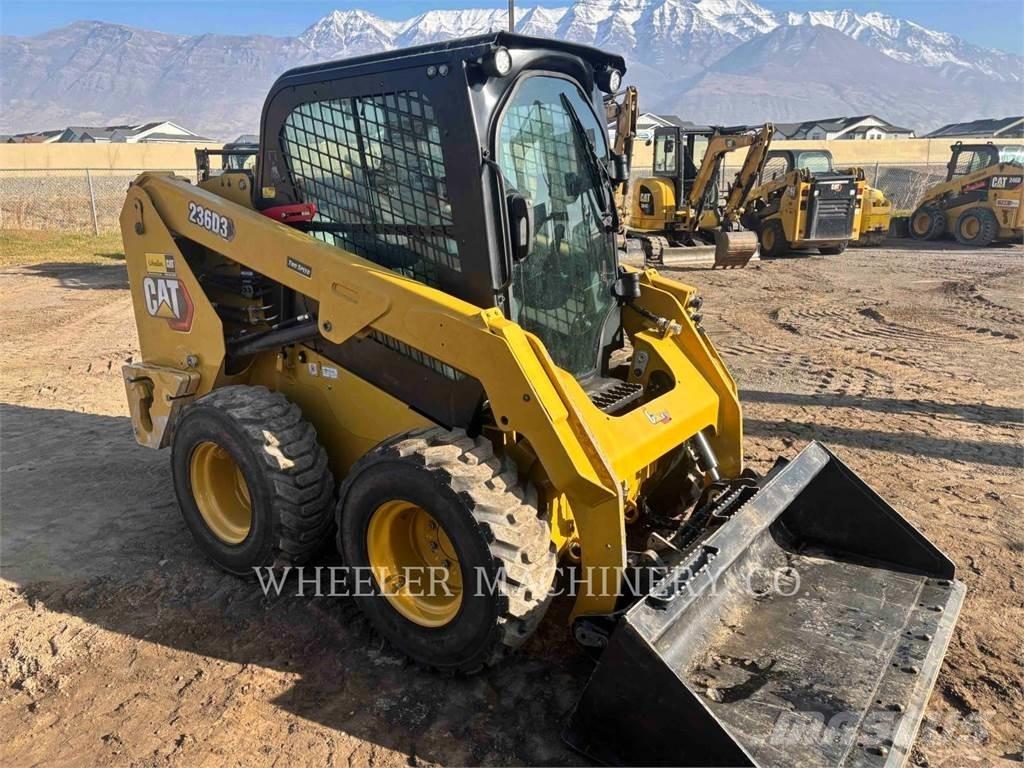 CAT 236D3 C3H2 Minicarregadeiras