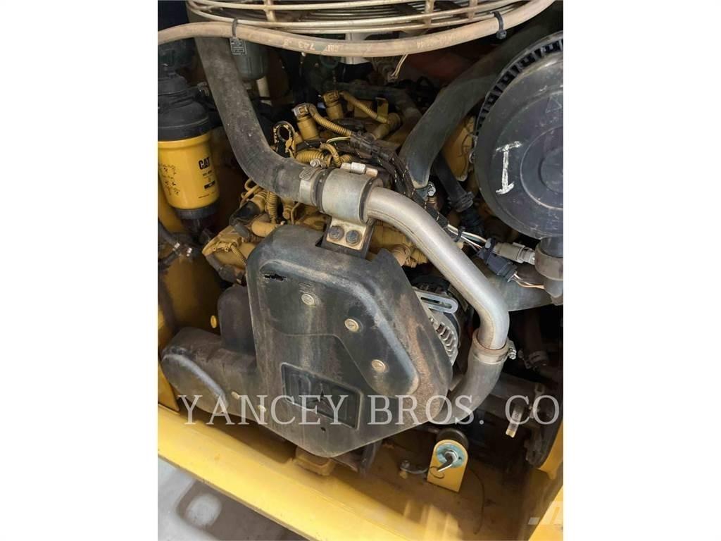 CAT 239D3 Minicarregadeiras