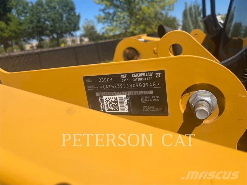 CAT 239D3 Minicarregadeiras