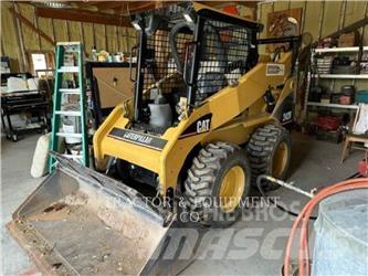 CAT 242B Minicarregadeiras