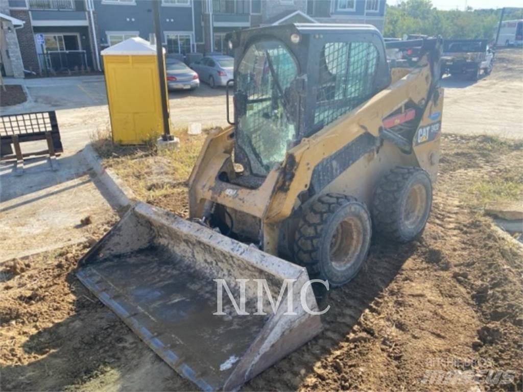 CAT 242D Minicarregadeiras