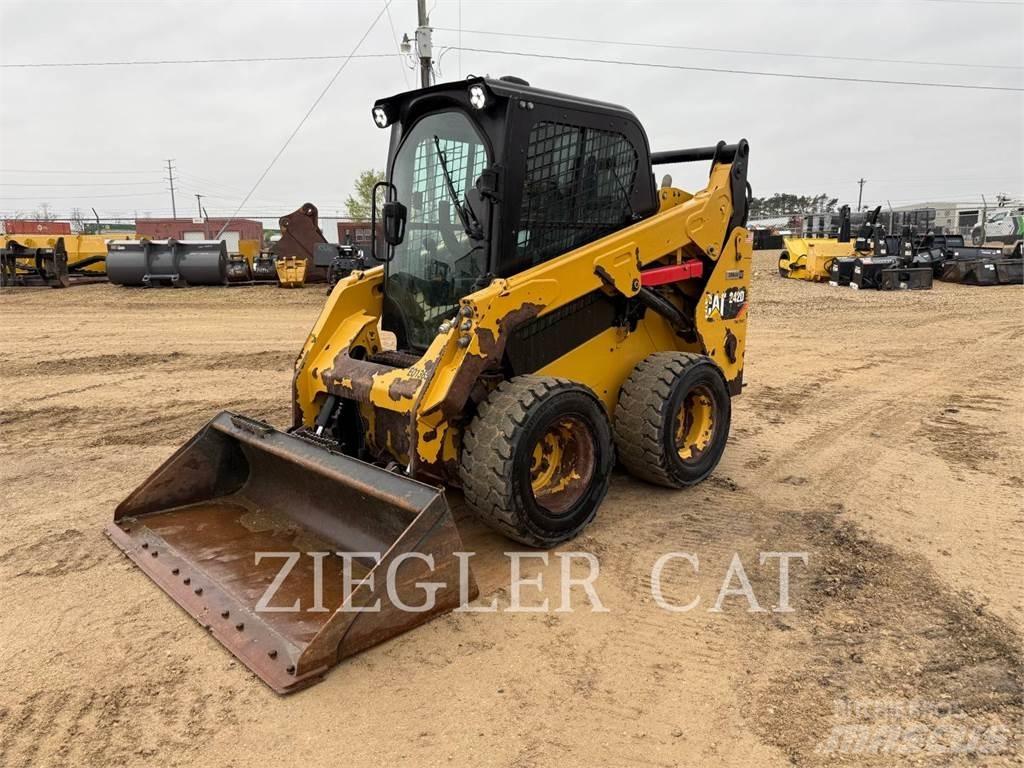 CAT 242D Minicarregadeiras