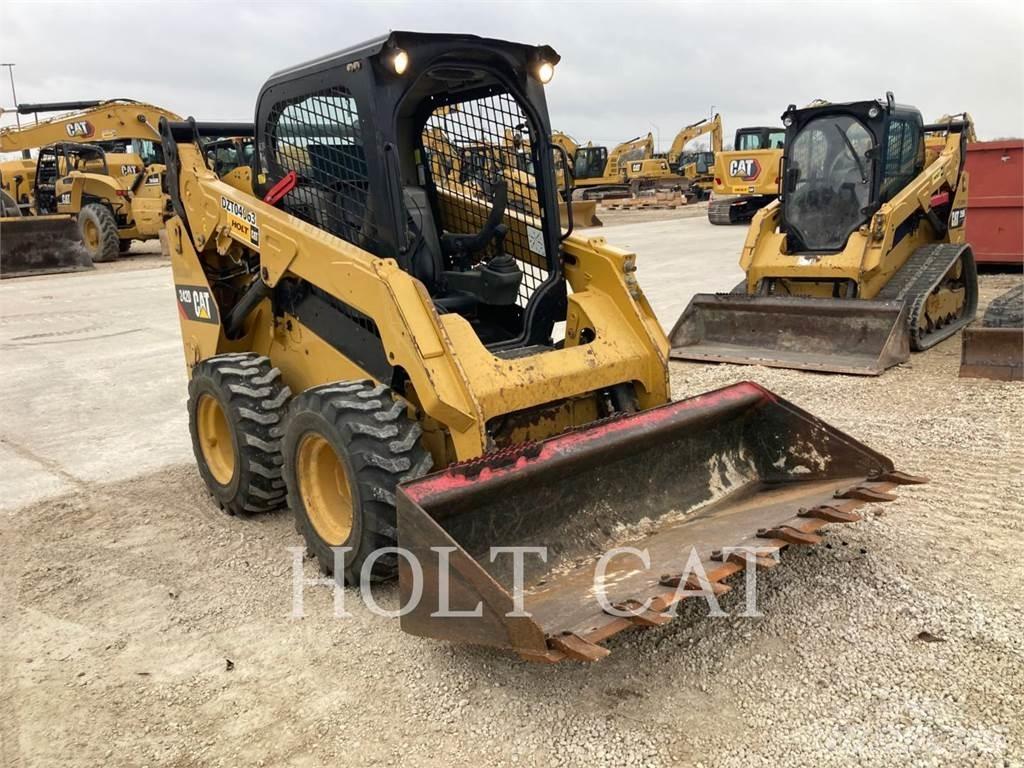 CAT 242D Minicarregadeiras