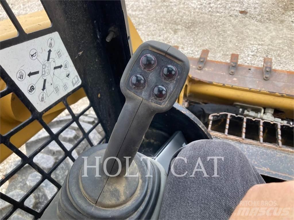 CAT 242D Minicarregadeiras