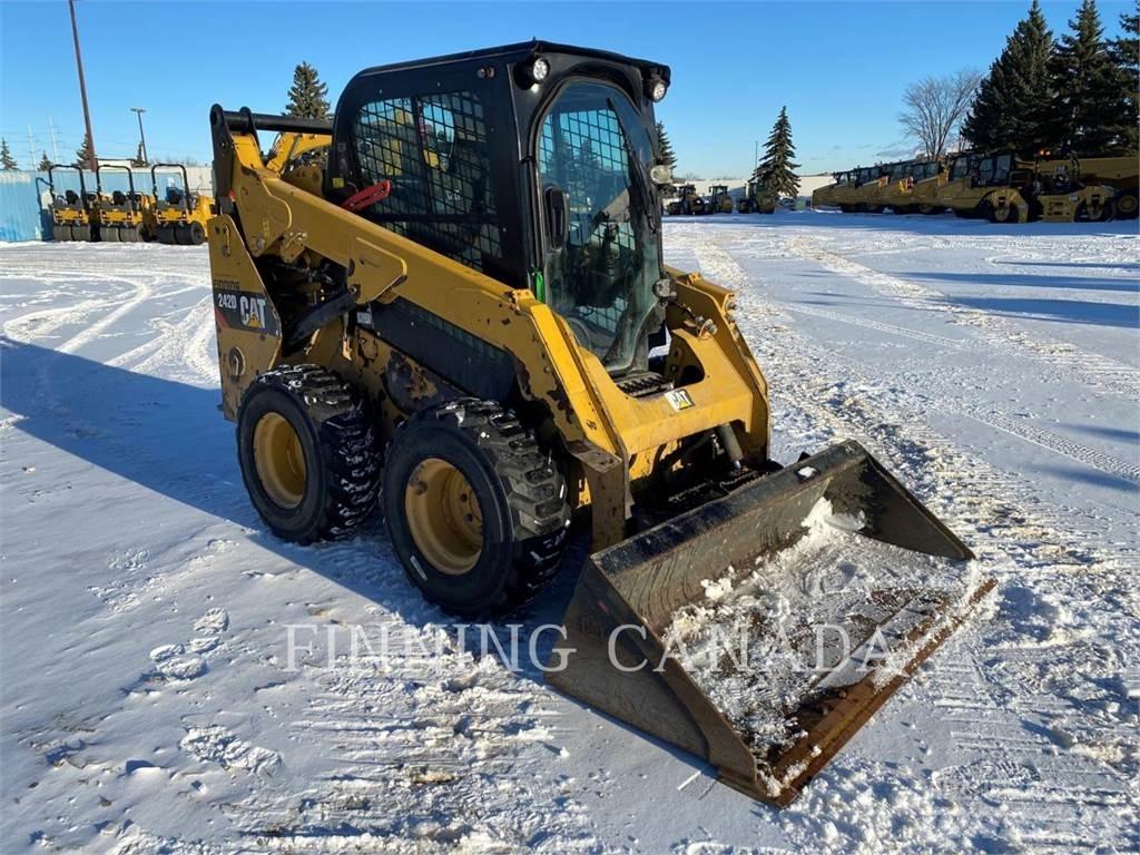 CAT 242D Minicarregadeiras