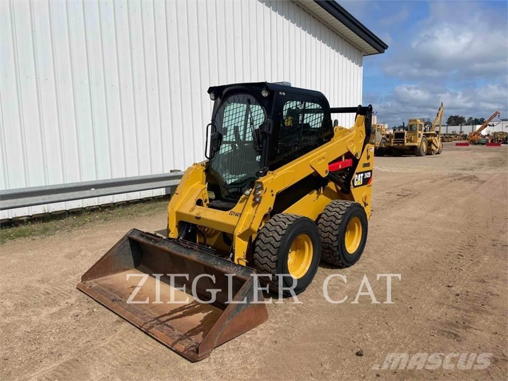 CAT 242D Minicarregadeiras
