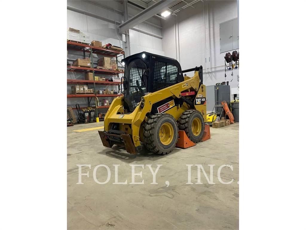 CAT 242D Minicarregadeiras