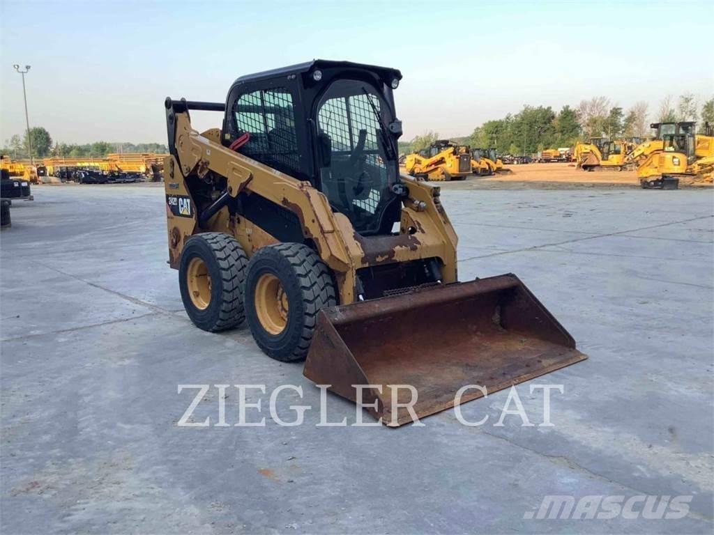 CAT 242D Minicarregadeiras