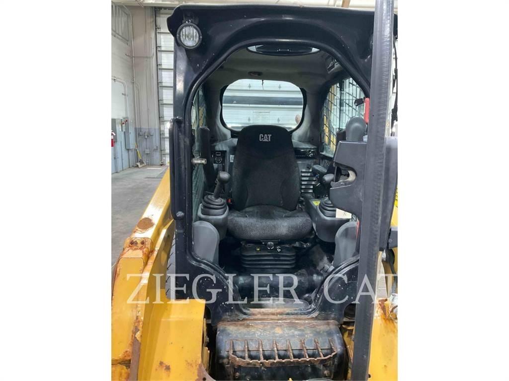 CAT 242D Minicarregadeiras