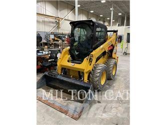 CAT 242D3 Minicarregadeiras
