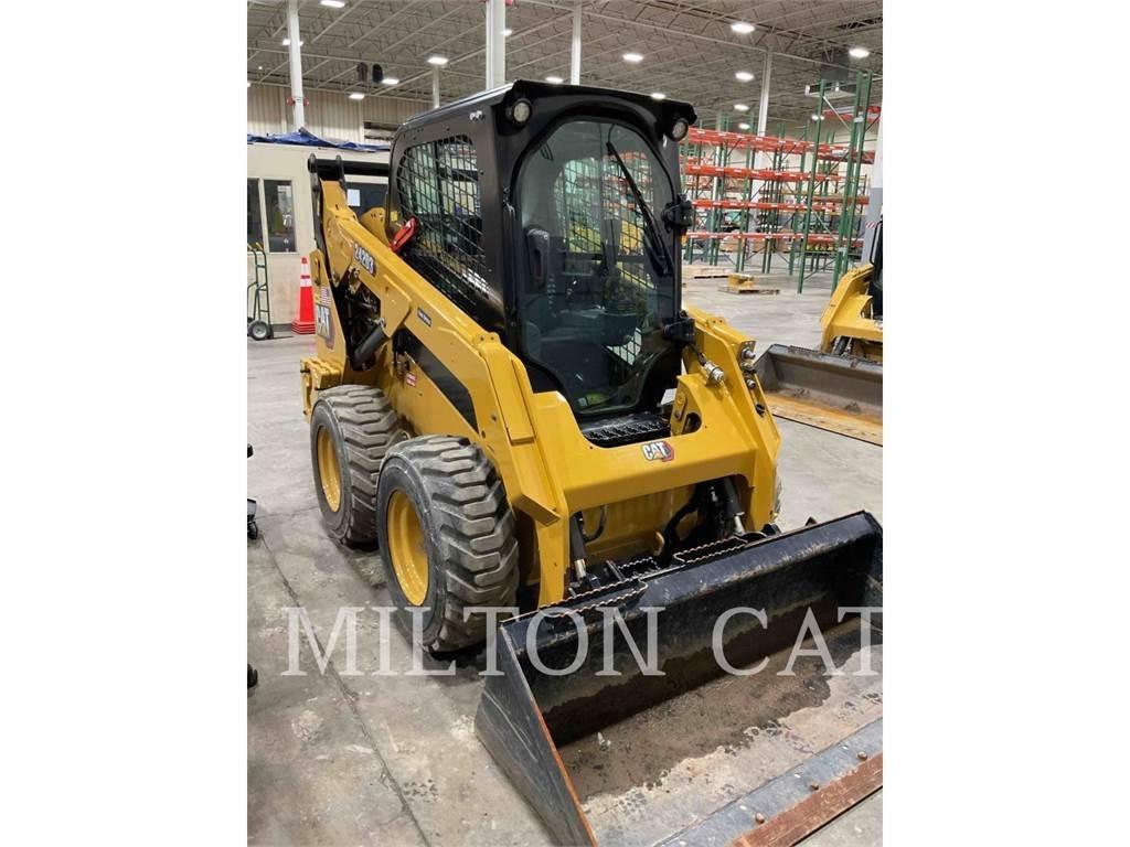 CAT 242D3 Minicarregadeiras