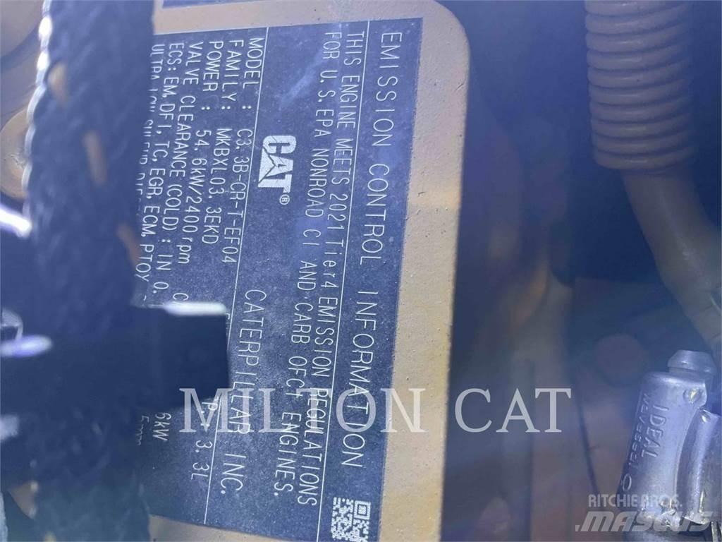 CAT 242D3 Minicarregadeiras