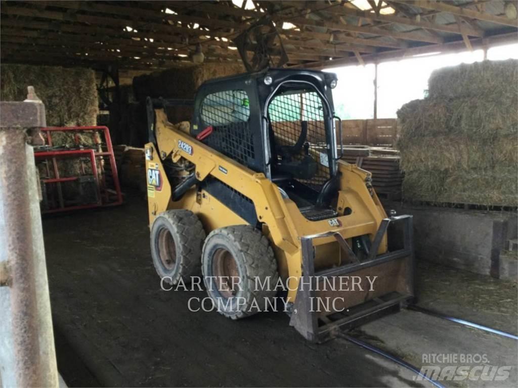 CAT 242D3 Minicarregadeiras