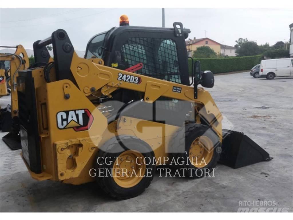 CAT 242D3 Minicarregadeiras