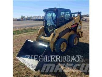 CAT 242D3 Minicarregadeiras