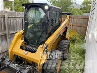 CAT 242D3 Minicarregadeiras