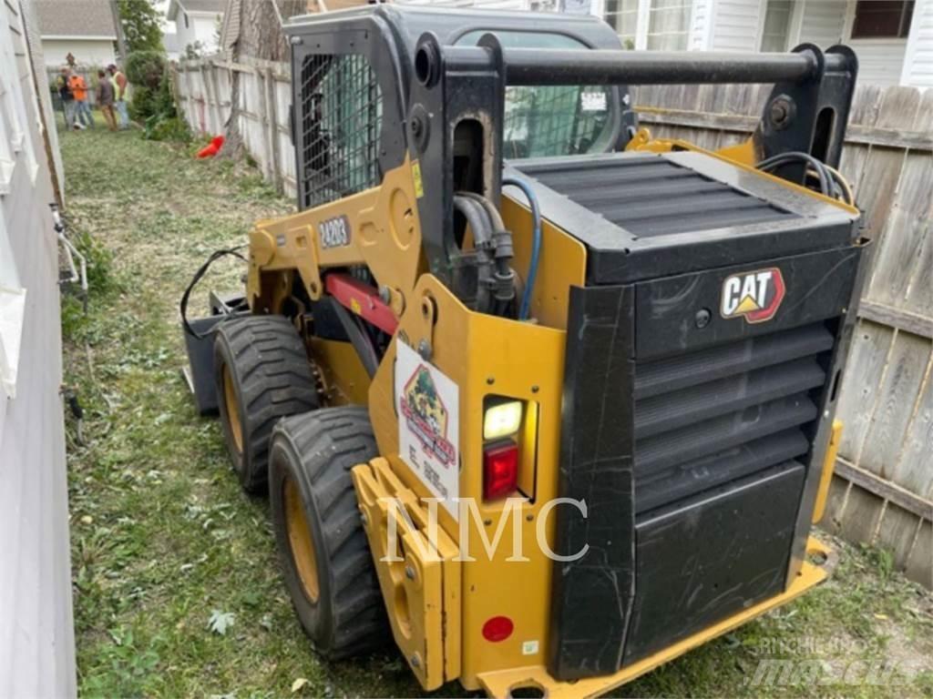 CAT 242D3 Minicarregadeiras