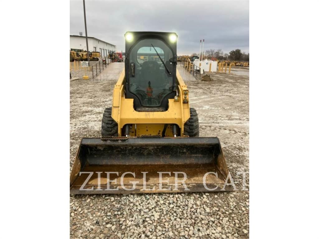 CAT 242D3 Minicarregadeiras