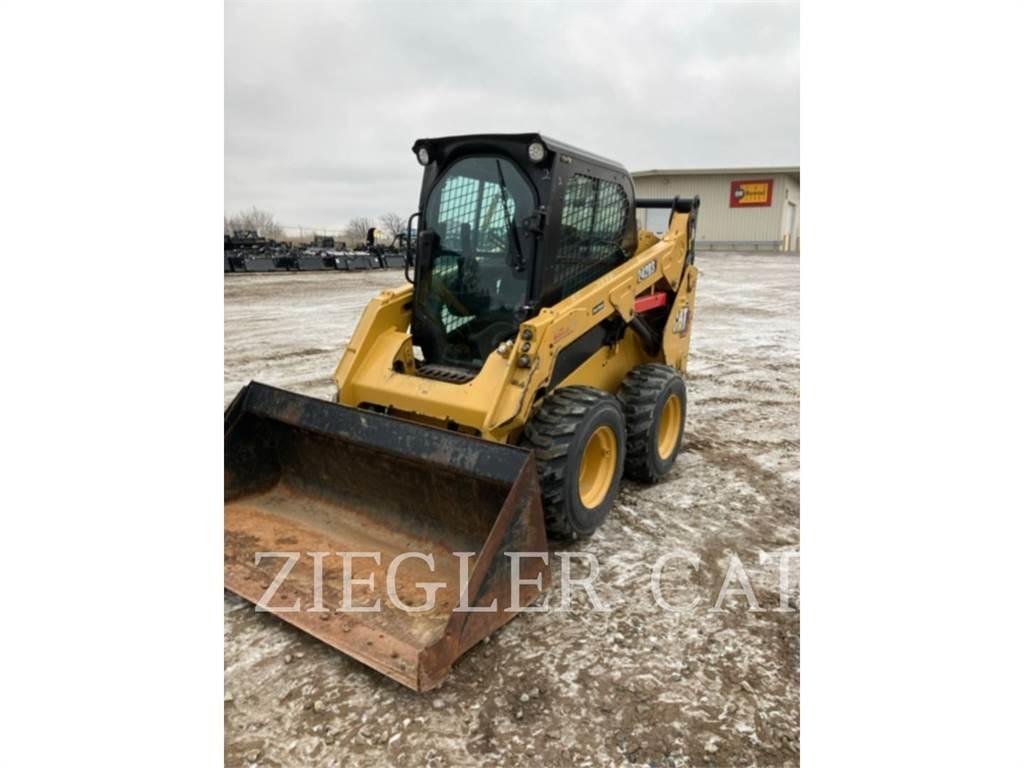 CAT 242D3 Minicarregadeiras