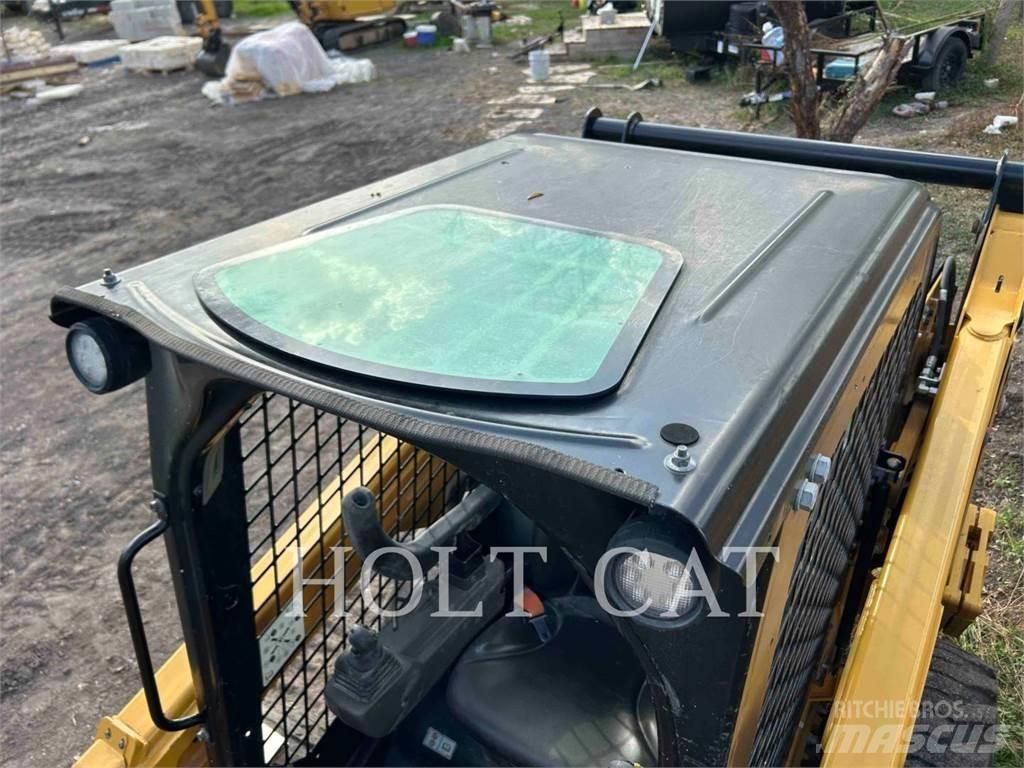 CAT 242D3 Minicarregadeiras