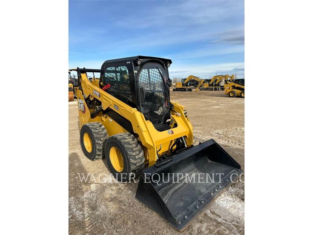 CAT 242D3 Minicarregadeiras