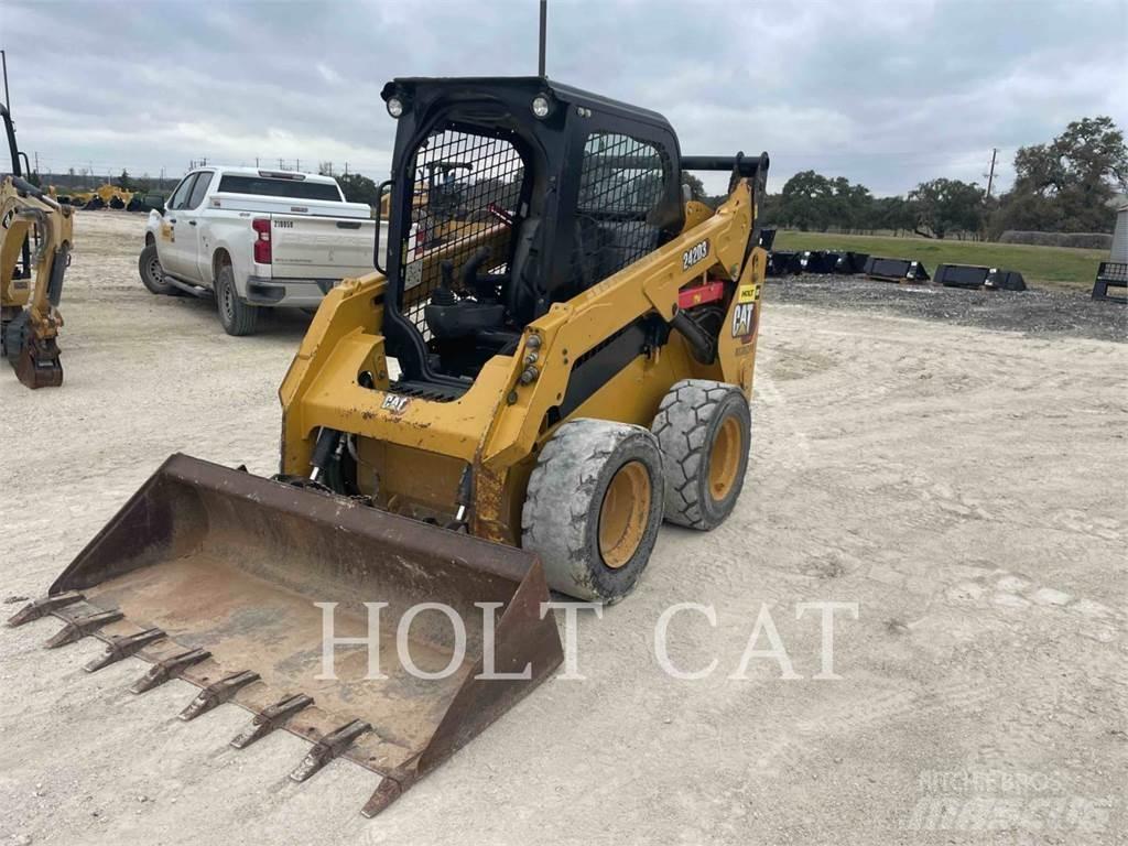 CAT 242D3 Minicarregadeiras