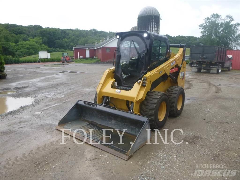 CAT 242D3 Minicarregadeiras