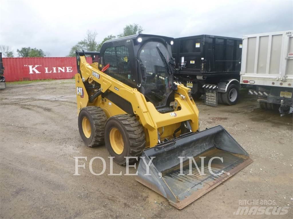 CAT 242D3 Minicarregadeiras