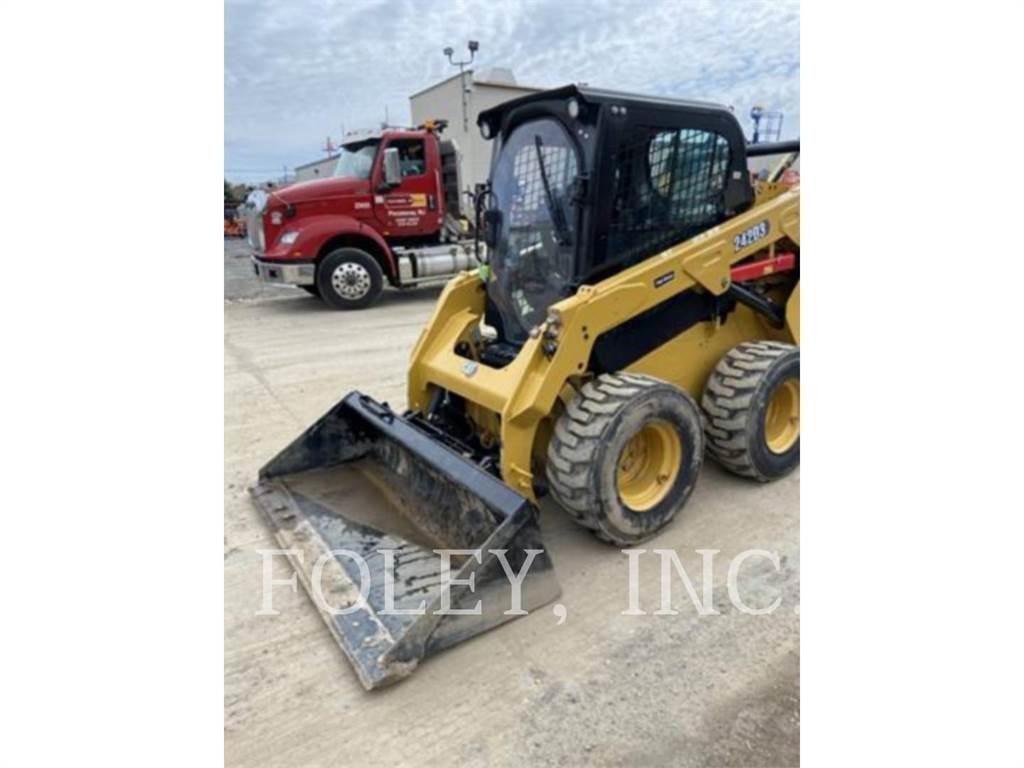CAT 242D3 Minicarregadeiras