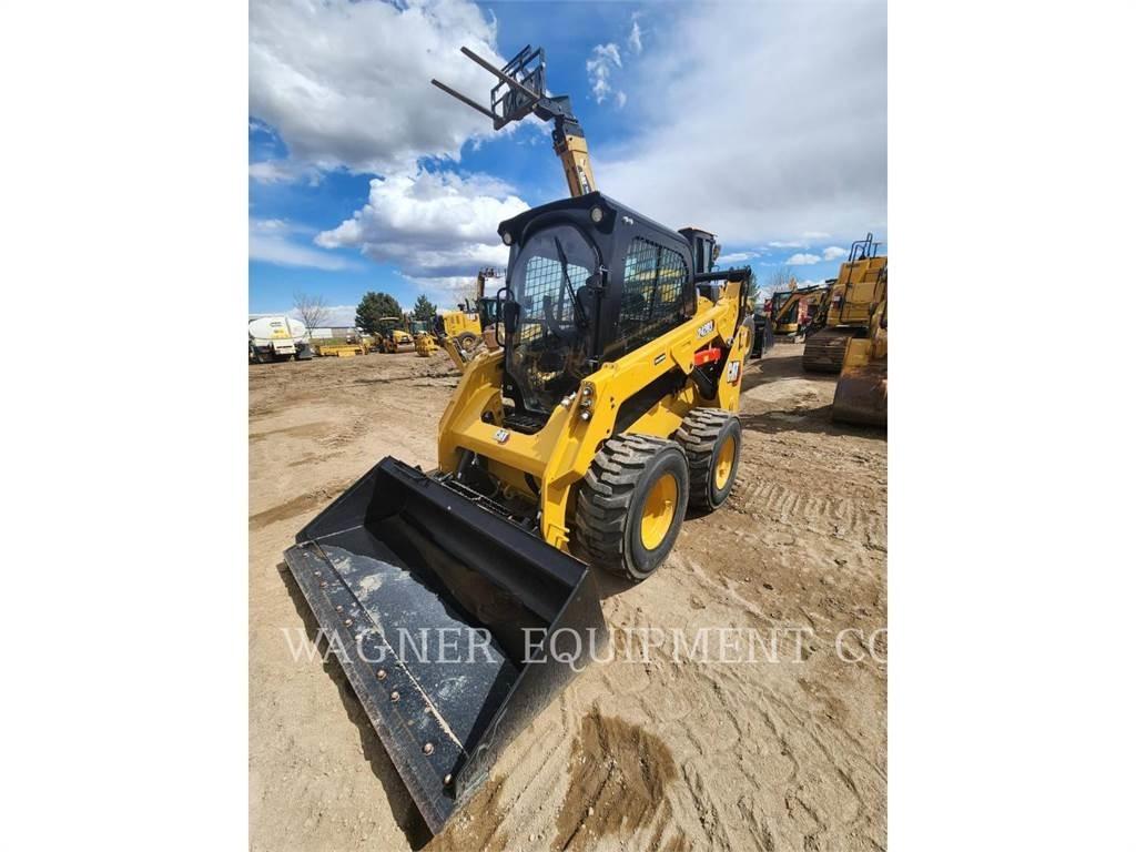 CAT 242D3 Minicarregadeiras