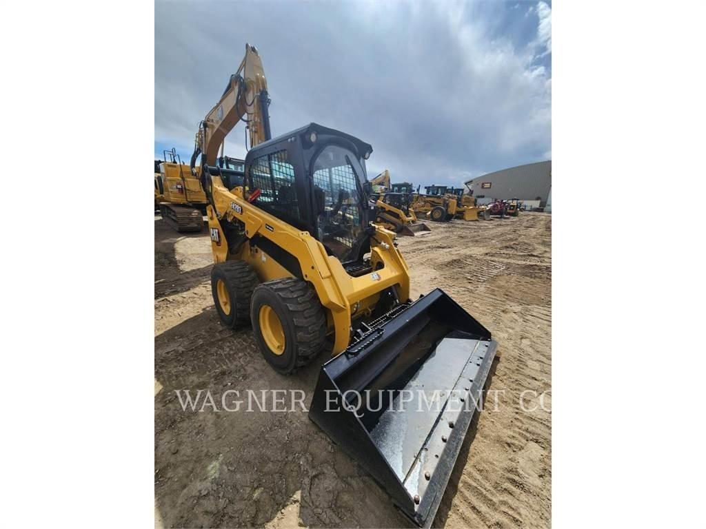 CAT 242D3 Minicarregadeiras