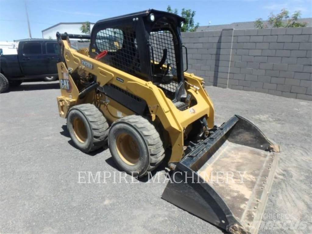 CAT 242D3 Minicarregadeiras