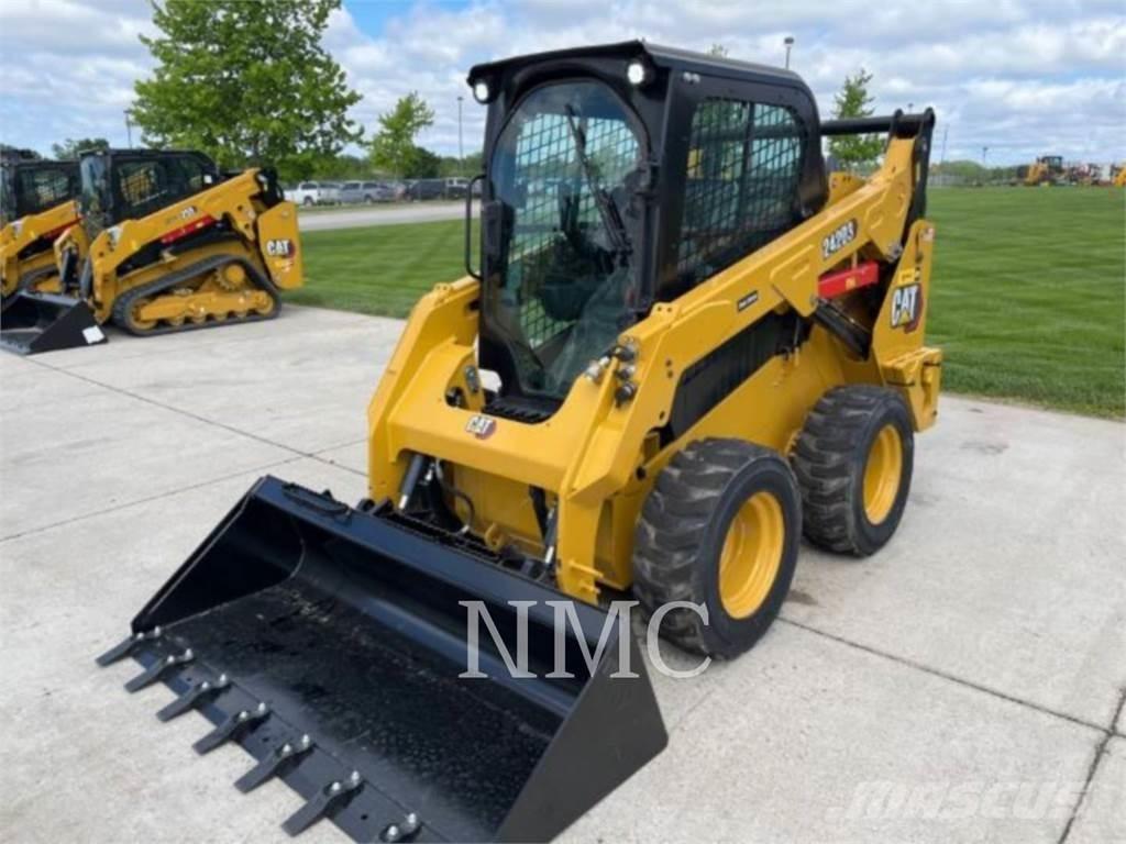 CAT 242D3 Minicarregadeiras