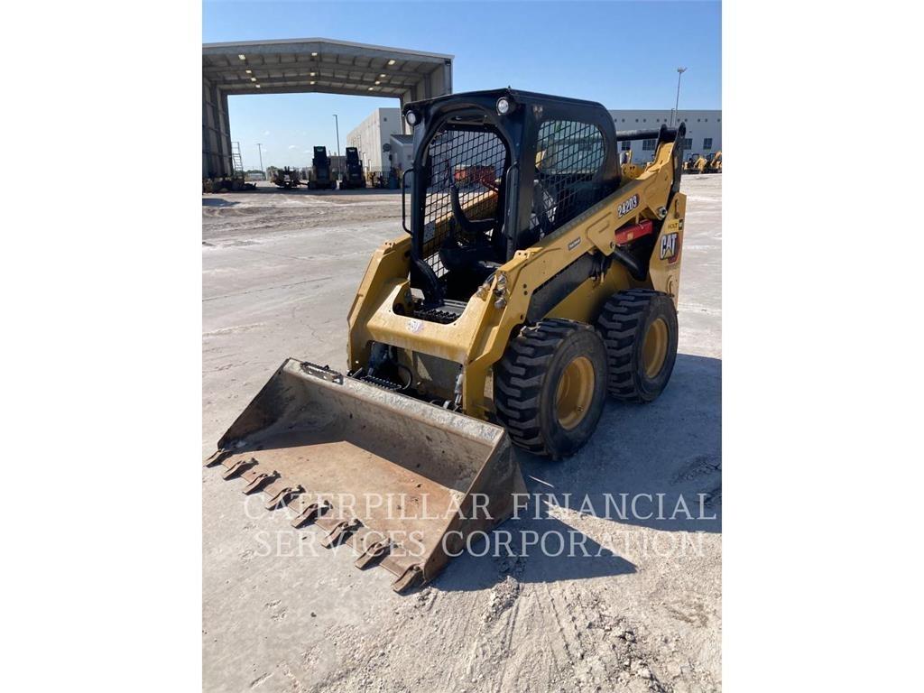 CAT 242D3 Minicarregadeiras