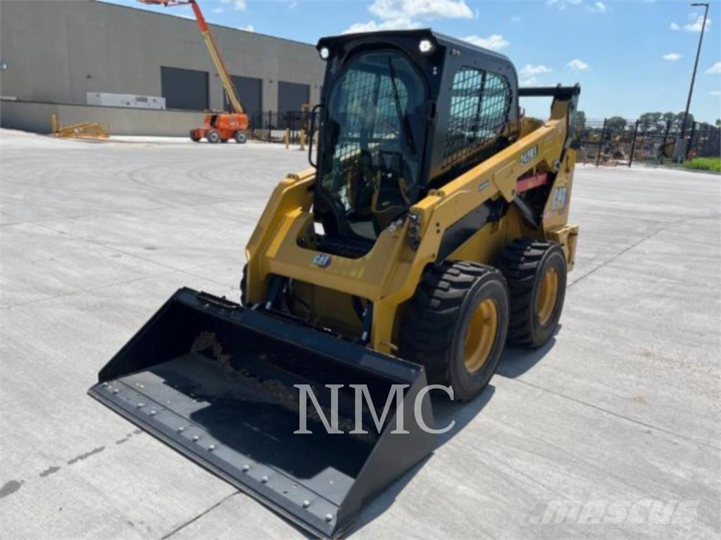 CAT 242D3 Minicarregadeiras