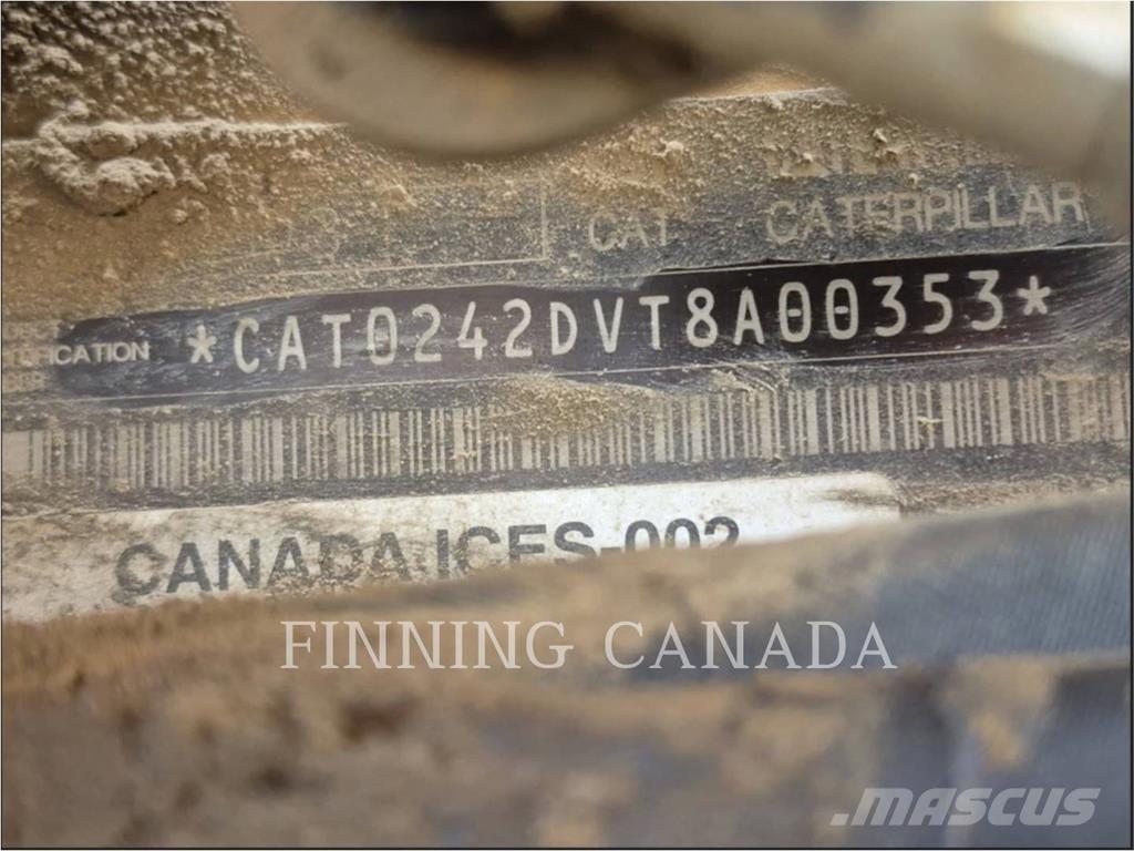 CAT 242D3 Minicarregadeiras